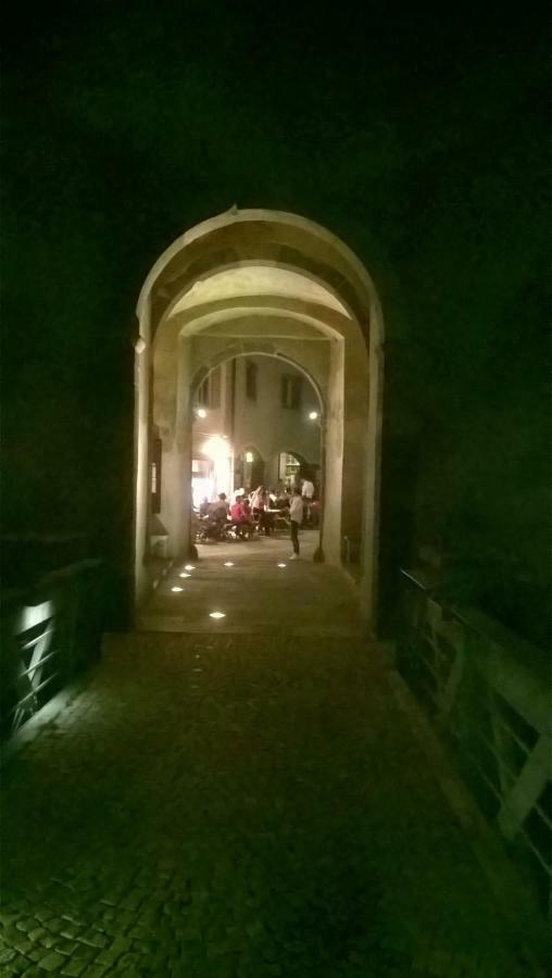 Atirano Villa Buitenkant foto