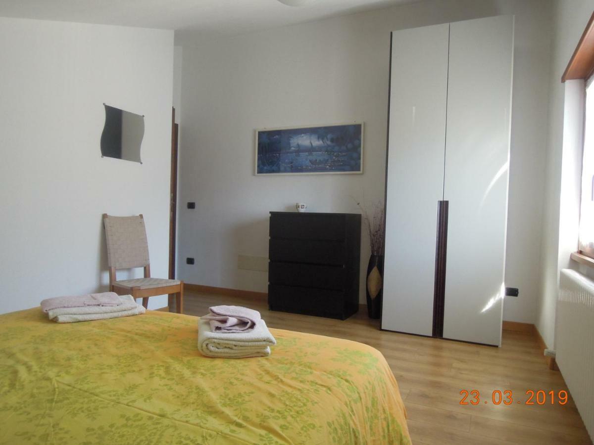 Atirano Villa Buitenkant foto